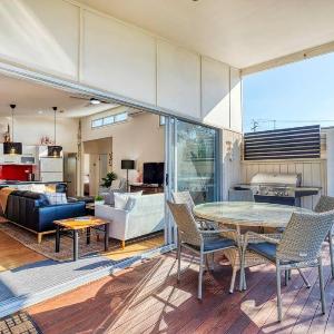 Delightful Dicky Beach Holiday House