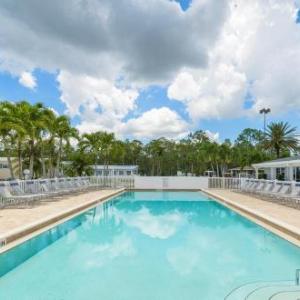 Club Naples RV Resort