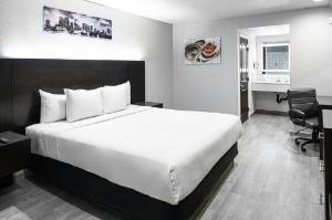 Hollywood Inn Express LAX, Inglewood