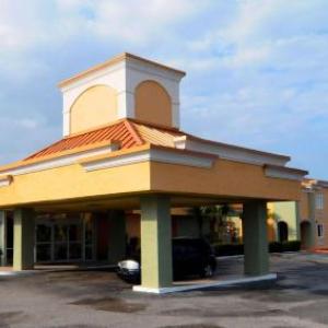 Hotels near Bourbon Street Nightclub New Port Richey - Magnuson Hotel & Marina New Port Richey