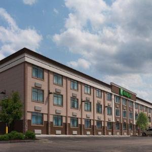 Hotels near House of Music & Entertainment Arlington Heights - Holiday Inn Mount Prospect-Chicago