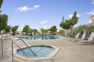 Ramada by Wyndham Torrance, Torrance