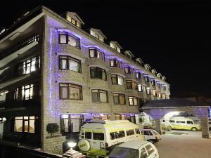 New Kenilworth International, Manali
