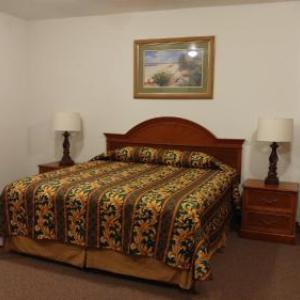 Country Regency Inn & Suites