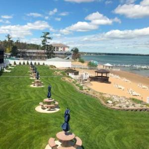 City Opera House Hotels - The Beach Haus - Traverse City
