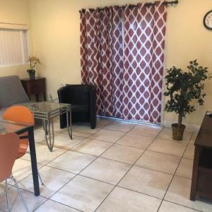 Hotels near Los Angeles Equestrian Center - Beautiful New Home in Burbank 1bd