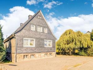 Attractive Holiday Home In Medebach with Barbecue, Medebach