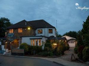 The WatersEdge, Canal Cottages, Hillingdon