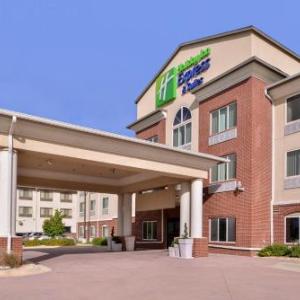 Holiday Inn Express & Suites Emporia Northwest