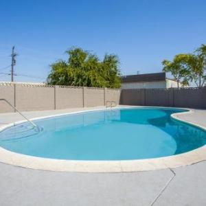 Hotels near International Catering Banquet and Conference Center Fresno - Travelodge by Wyndham Fresno Yosemite Area