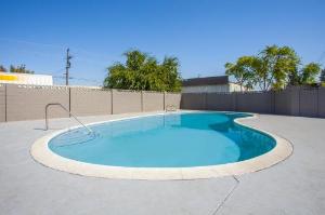 Travelodge by Wyndham Fresno Yosemite Area, Fresno