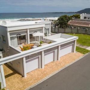 Hermanus Beachfront Lodge