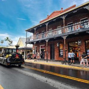Harbor Luxe Celebration Suites