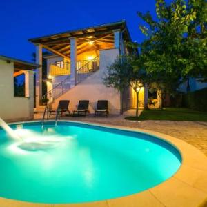 Holiday Home Villa Cera