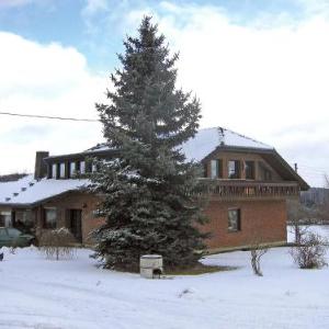 Apartment Dreser