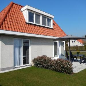 Holiday Home de Witte Raaf-1