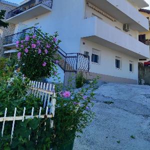 Apartments with parking space Stobrec Split - 24425