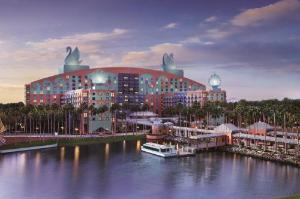 Walt Disney World Swan, Lake Buena Vista