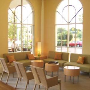 Van Wezel Performing Arts Hall Hotels - La Quinta Inn & Suites by Wyndham Sarasota