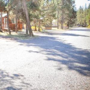 Bend-Sunriver Camping Resort Two-Bedroom Cabin 7