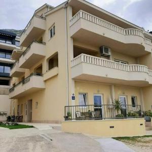 Apartments Akmadzic