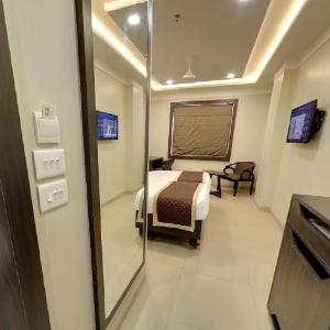 Hotel RG Inn