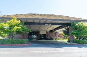 Hotel Piccadilly, Fresno