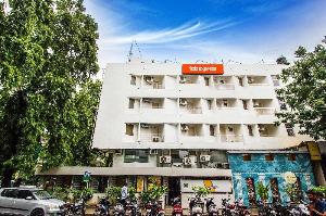FabExpress Kalyan Hotel, Vadodara