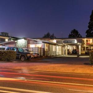 Taupo Amphitheatre Hotels - Twin Peaks Lakeside Inn