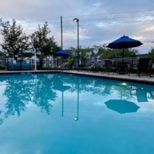 Holiday Inn Express Hotel & Suites Orlando East-Ucf Area