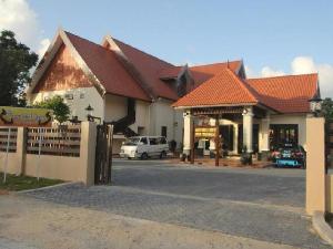 The Manor Beach Resort Besut, Besut