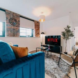 Modern 2-Bed Home - Sleeps 6 Parking & Ultra-Fast Wi-Fi