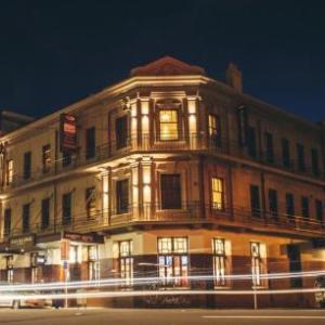 The Cambridge Hotel & Backpackers