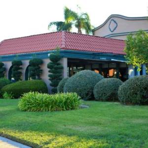 White Oak Music and Arts Van Nuys Hotels - Valley Inn