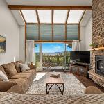 Paddle & Pine - Lake Views & Private Dock Access Bigfork Montana