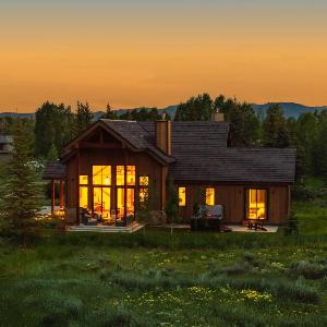 Upscale Ski Chalet - Wildlife AC Hot Tub