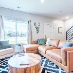 Basecamp Stays: Unique Townhome Views from Porch Driggs