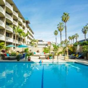 Hotels near David and Dorothea Garfield Theatre - Inn By The Sea Hotel