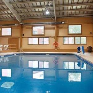 Hotels near Riviera Theatre North Tonawanda - Best Western Summit Inn