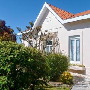 House with 2 bedrooms in Pessac with enclosed garden and WiFi 40 km from the beach