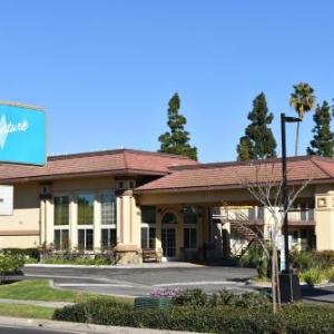 Hotels near M3 Live Anaheim Event Center - Signature Anaheim Maingate