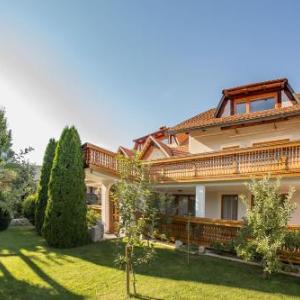 Apartments Ivana with underground garage