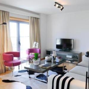 Panoramic Living