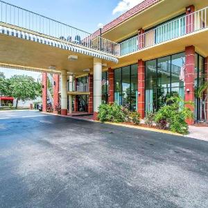 Mahaffey Theater Hotels - Quality Inn & Suites At Tropicana Field