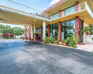 Quality Inn & Suites at Tropicana Field, St Petersburg