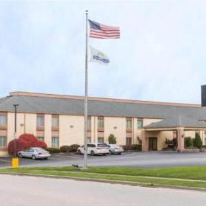 Days Inn & Suites by Wyndham Bloomington/Normal IL