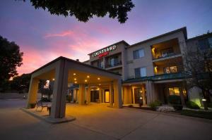 Courtyard by Marriott Champaign, Champaign