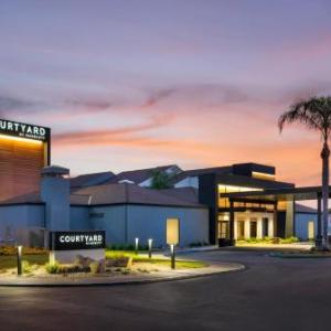 Courtyard by Marriott Fresno