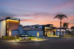 Courtyard by Marriott Fresno, Fresno