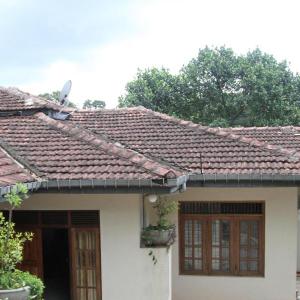Peradeni Rest Inn